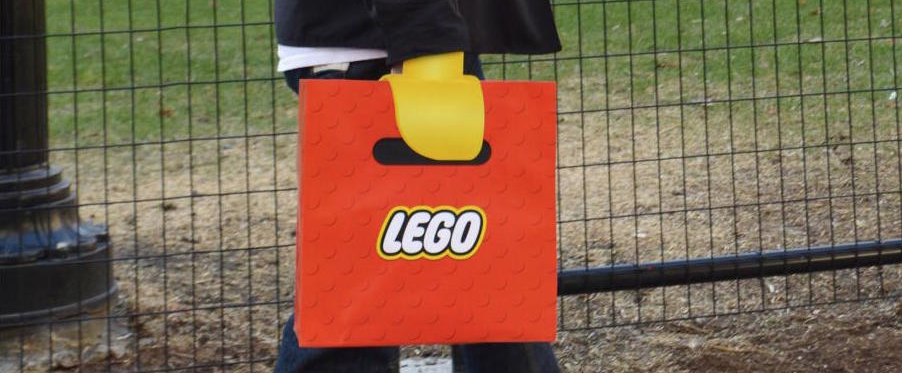 Un bag créatif qui change votre main en main d’une marque de jouet