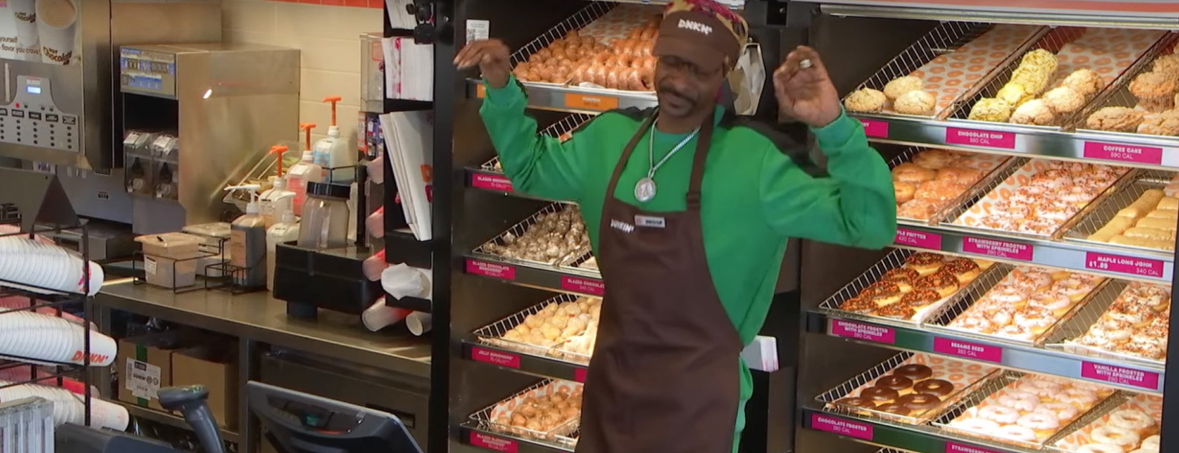 Snoop Dogg, serveur chez Dunkin